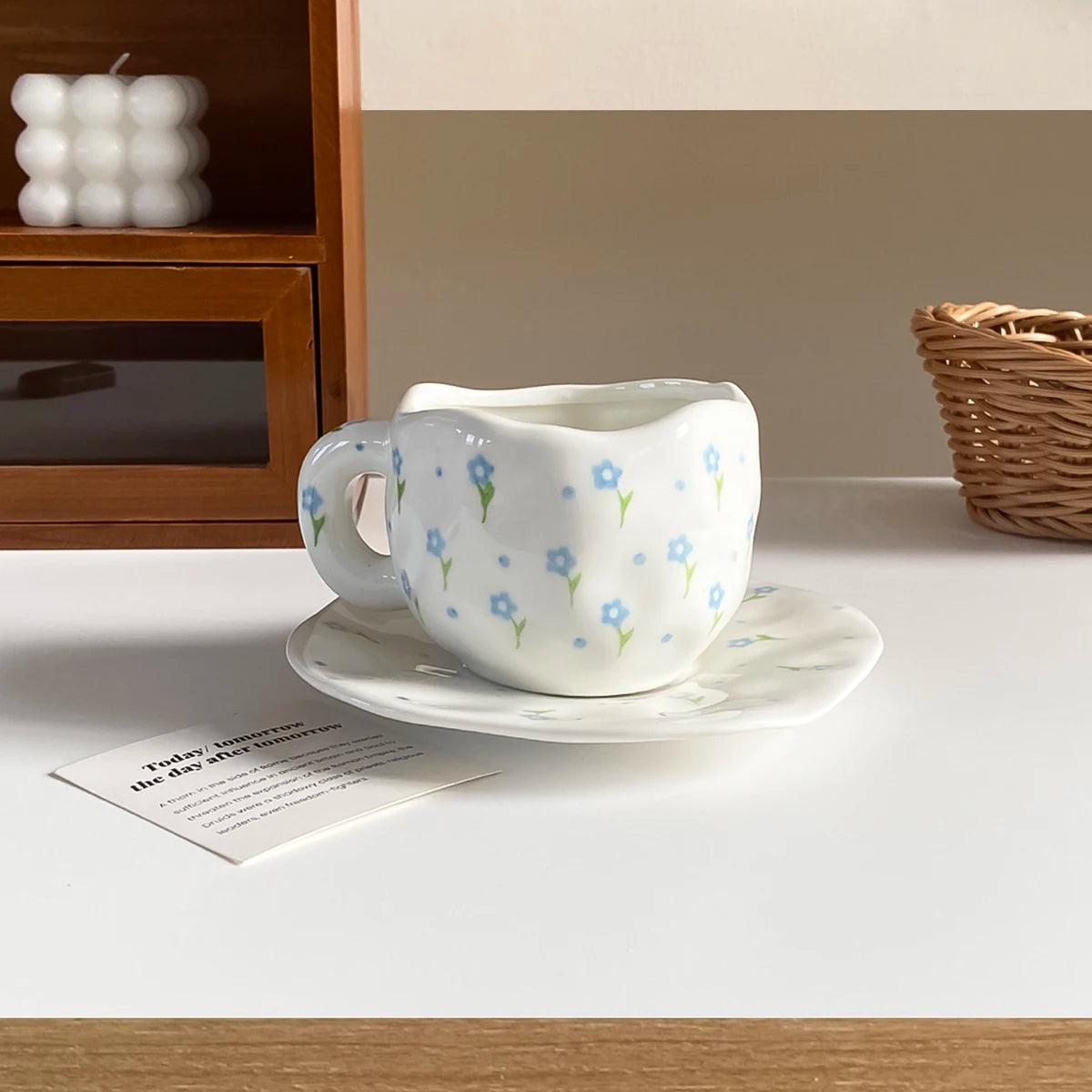 Hand-painted porcelain coffee cup with saucer, 280 ml